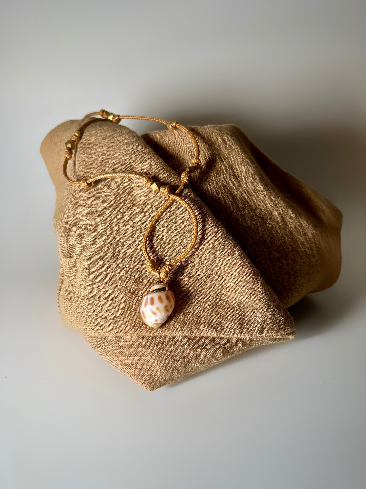 Timor – Unisex Natural Shell Necklace