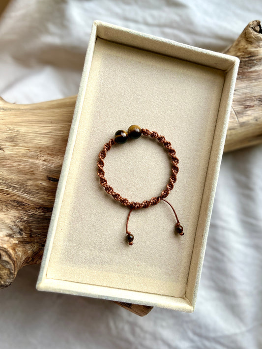 Esmer – Tiger Eye Protection Bracelet