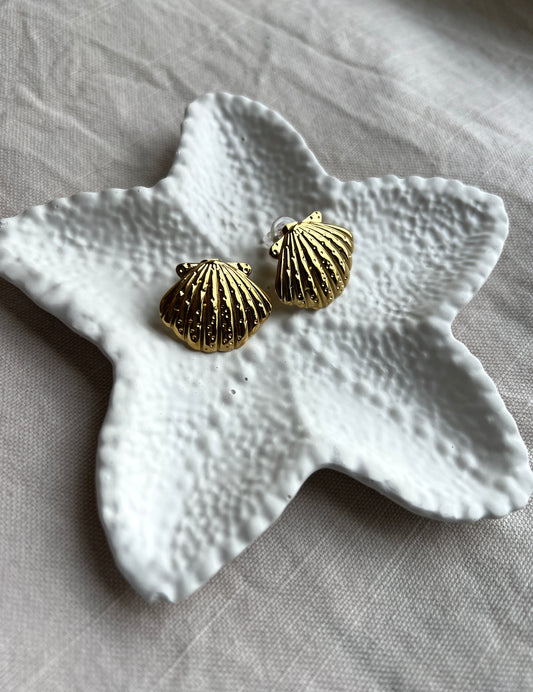 Hateya – 18K Gold Plated Shell Earrings
