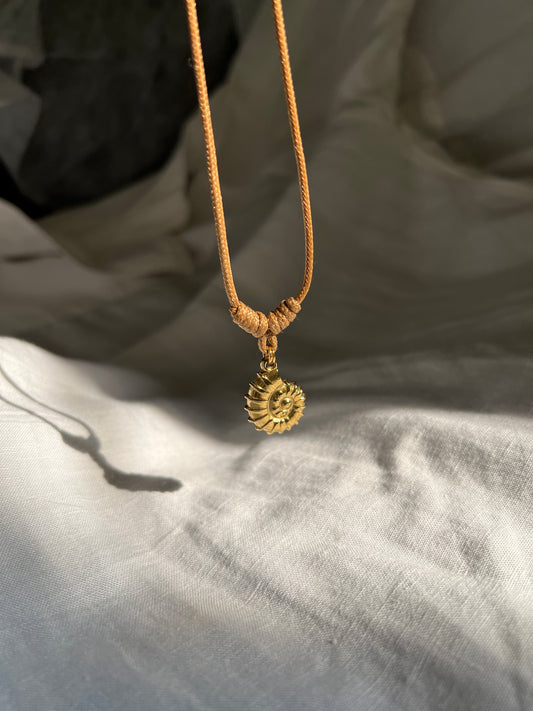 Baltic Necklace – 18K Gold Nautilus Pendant