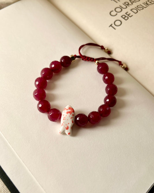 Ross – Agate Bead Bracelet with Porcelain Fish Pendant