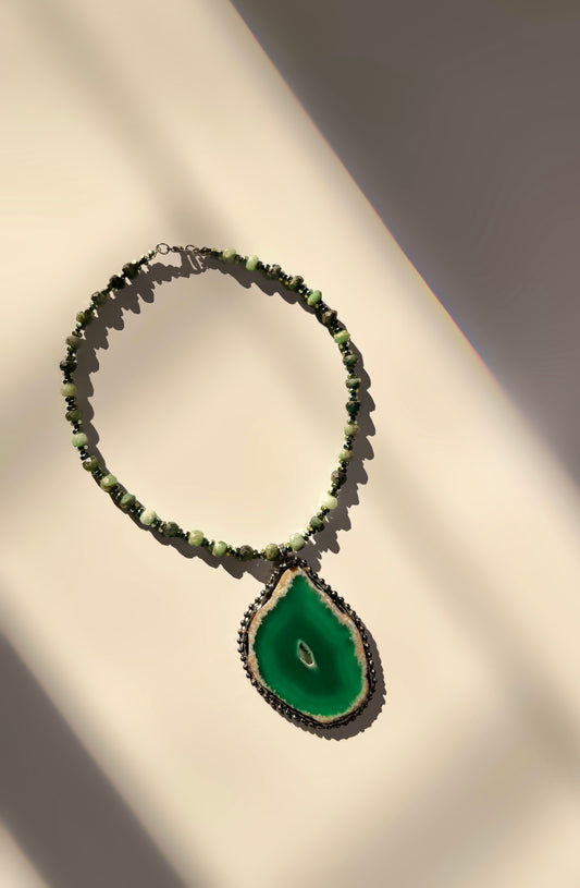 Ruri: A Royal Legacy of Emerald and Agate