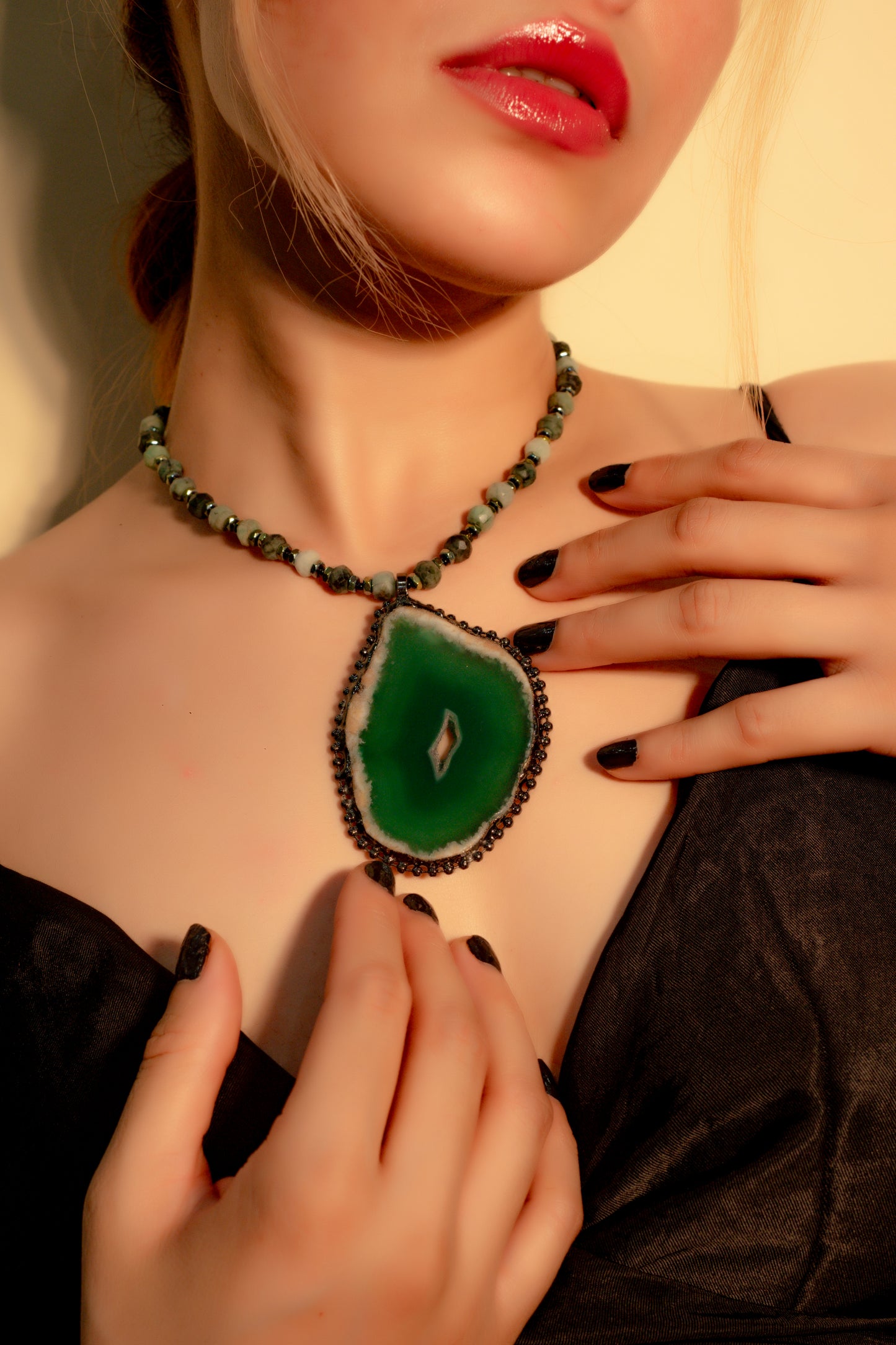 Ruri: A Royal Legacy of Emerald and Agate